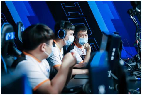 通过罗纳尔 通过罗纳尔