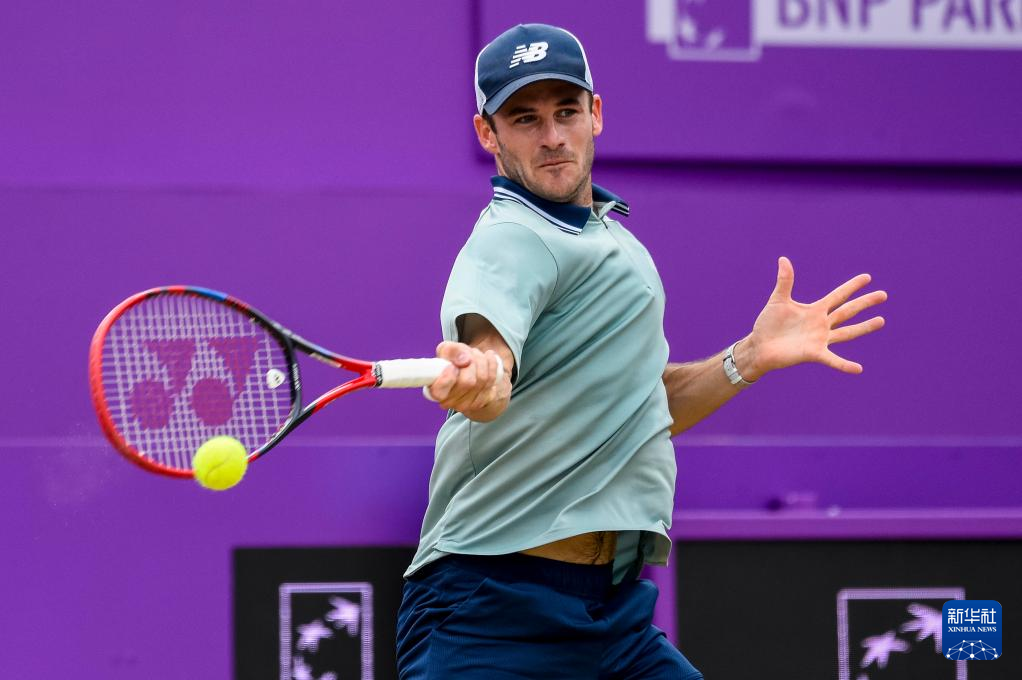 两侧防线 两侧防线